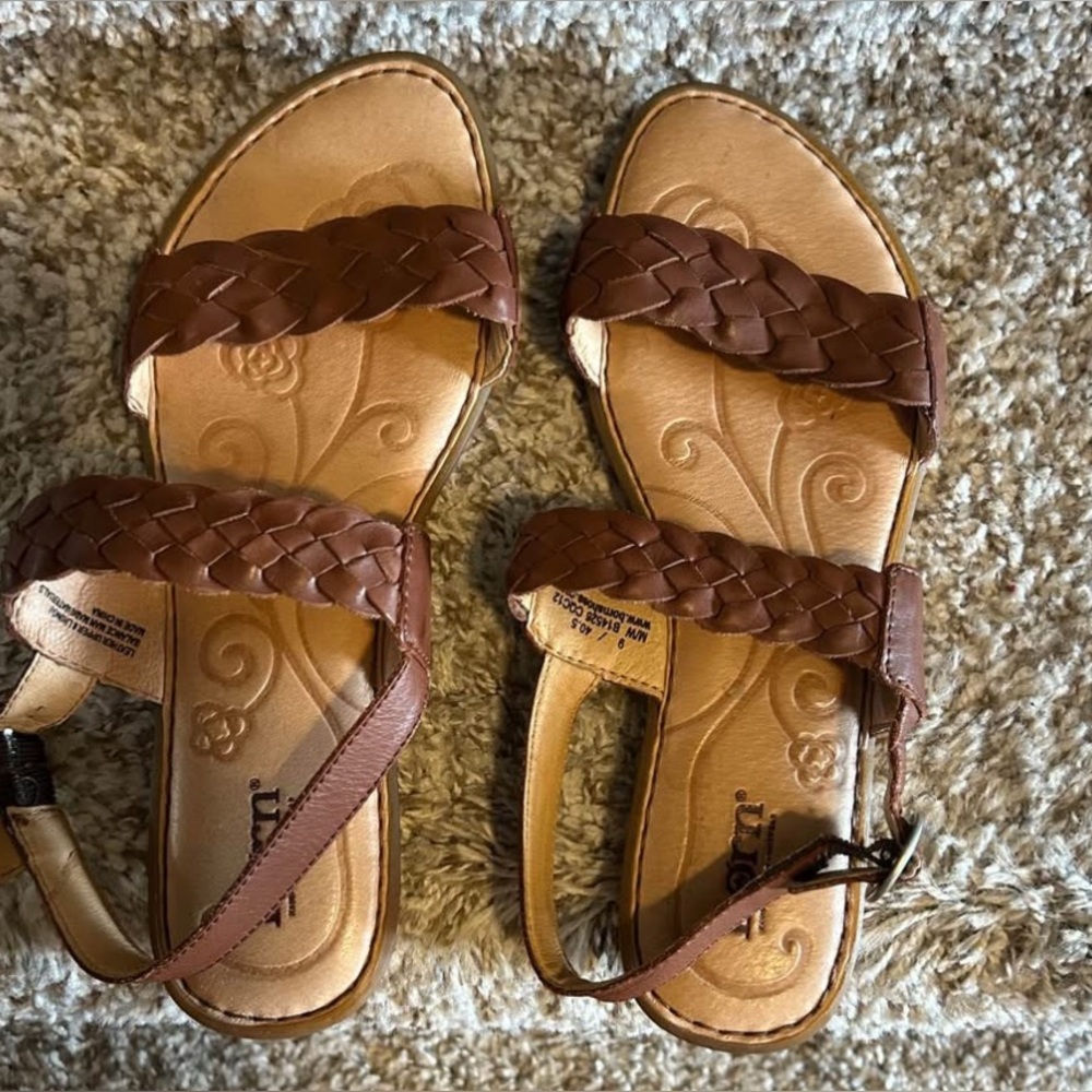 Born Sandals Size 9 Women’s $24